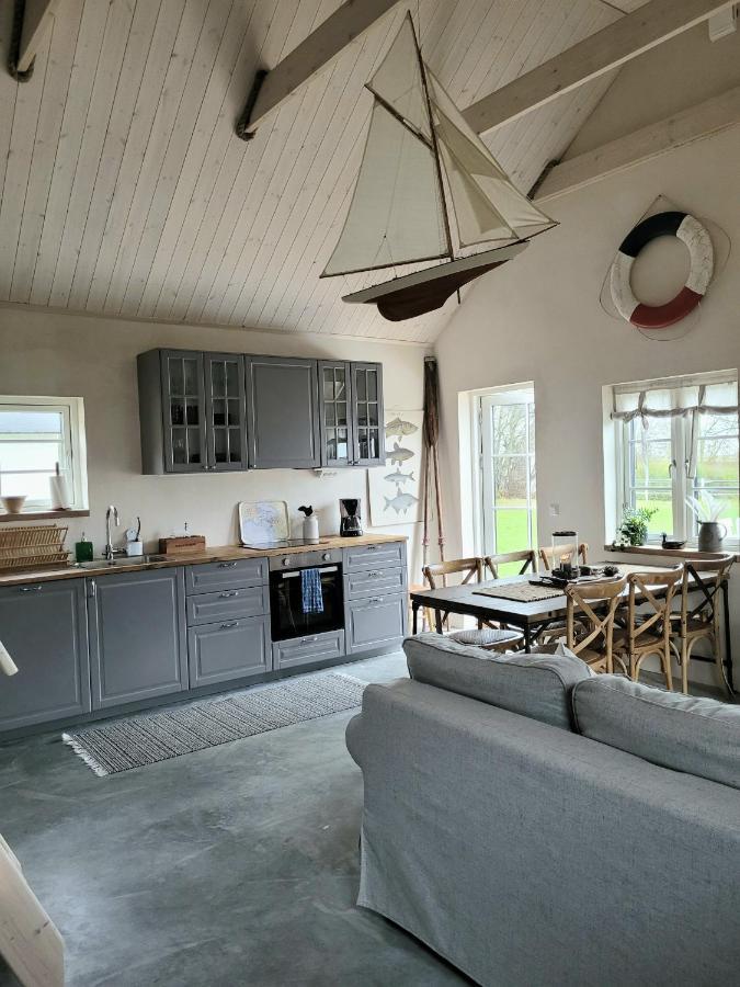 Litet Hus I Mysig By Naera Havet Villa Ystad Ngoại thất bức ảnh
