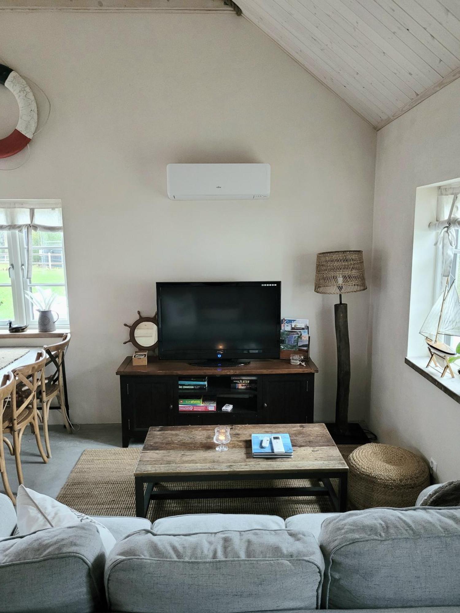 Litet Hus I Mysig By Naera Havet Villa Ystad Ngoại thất bức ảnh